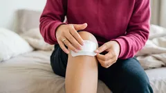 包帯か新鮮な空気か:今も信じられている傷の治癒に関する5つの誤解