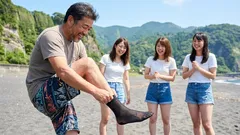 なぜ熱帯地方でタイツを履いて泳ぐのか：透き通った水に潜む危険